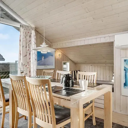 2 Bedroom Awesome In Hvide Sande *
