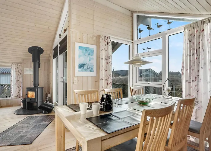 Auroravej * Bjerregård